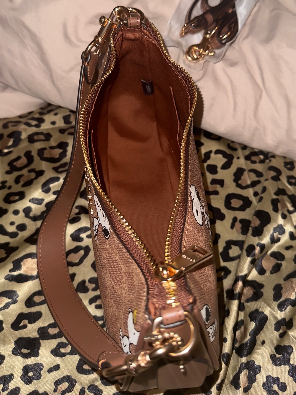 Coach Pink Signature Snoopy Shoulder Bag with Gold Hardware - Picture 4 of 6